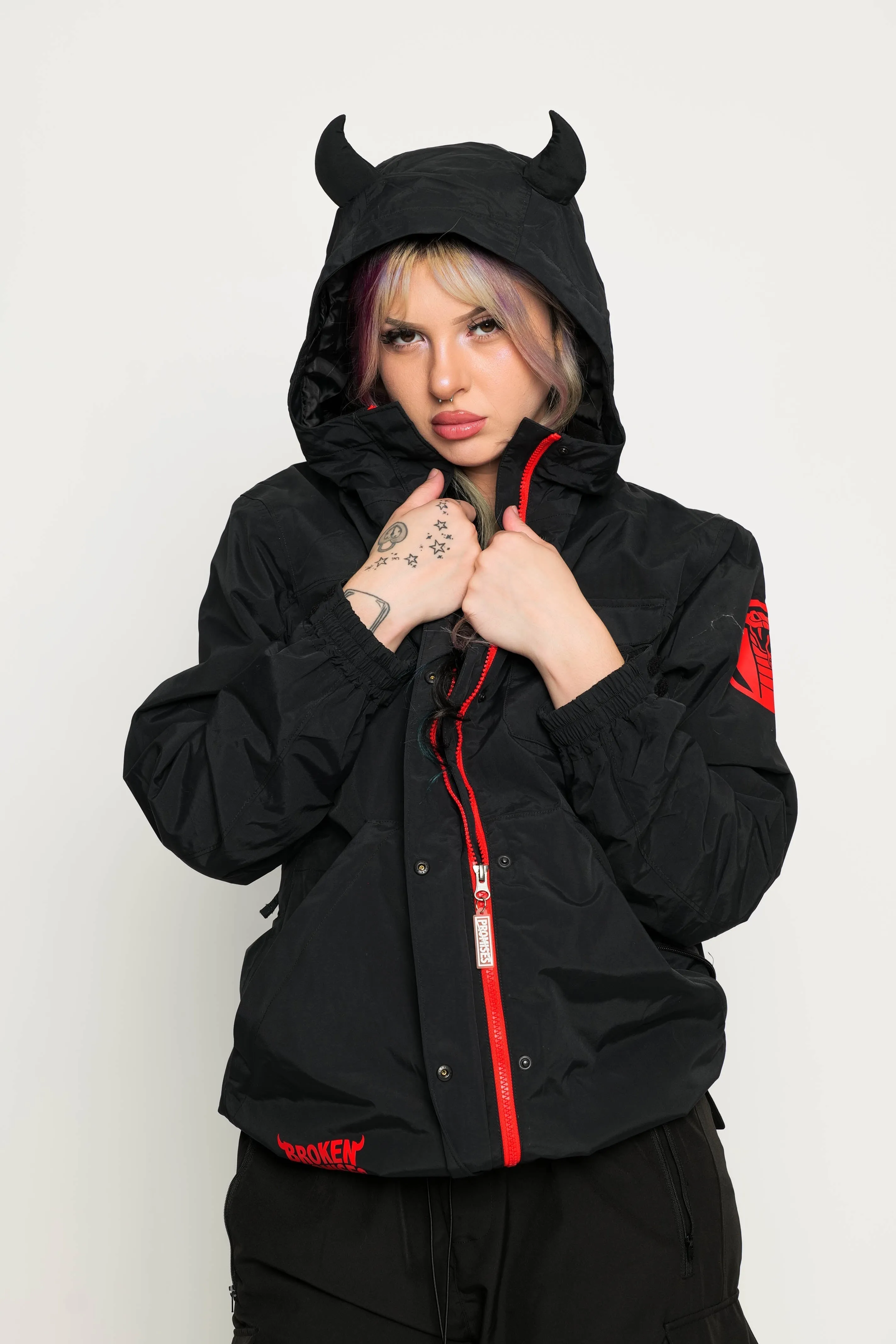 23/24 Graveyard Horn Snow Jacket Black