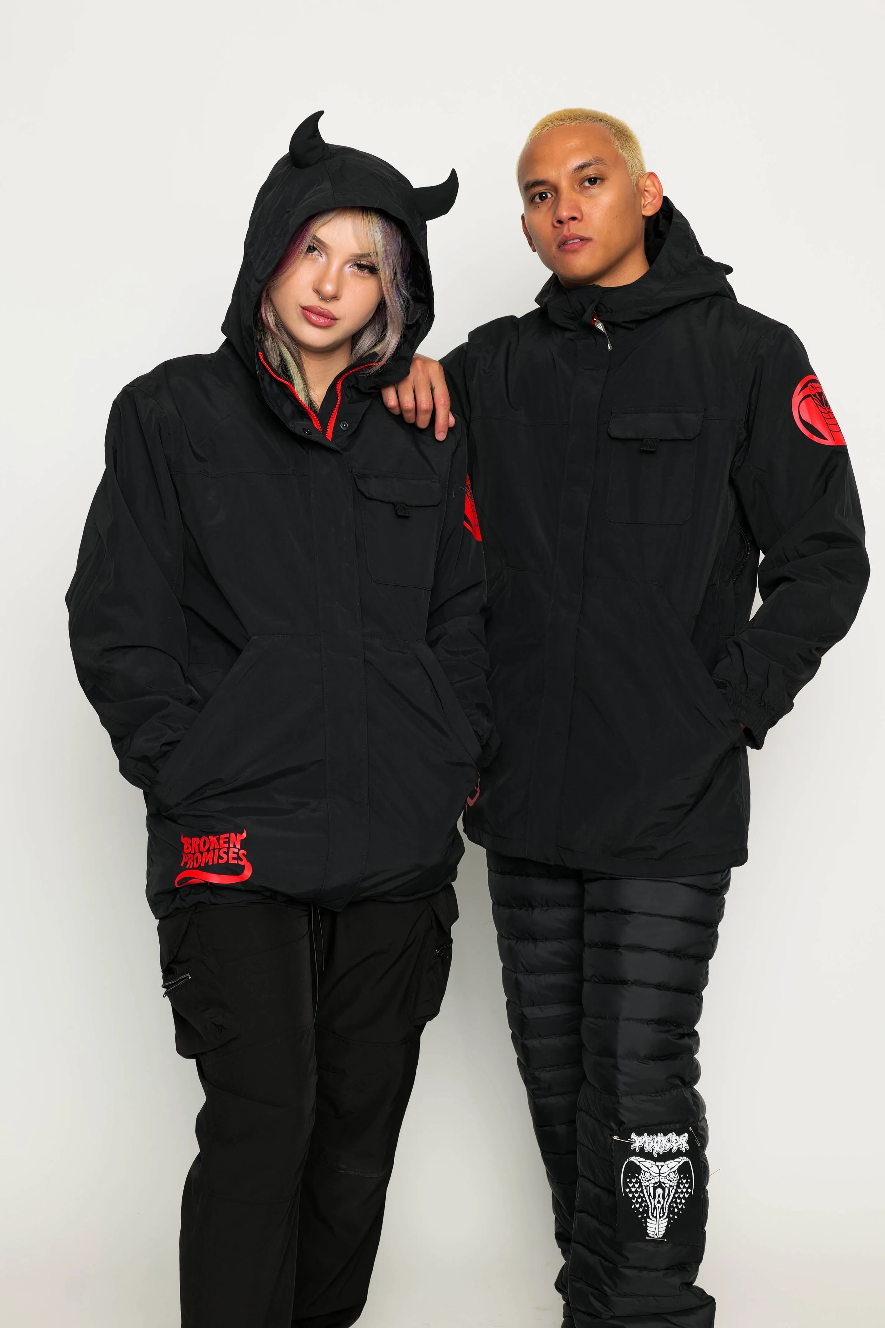 23/24 Graveyard Horn Snow Jacket Black