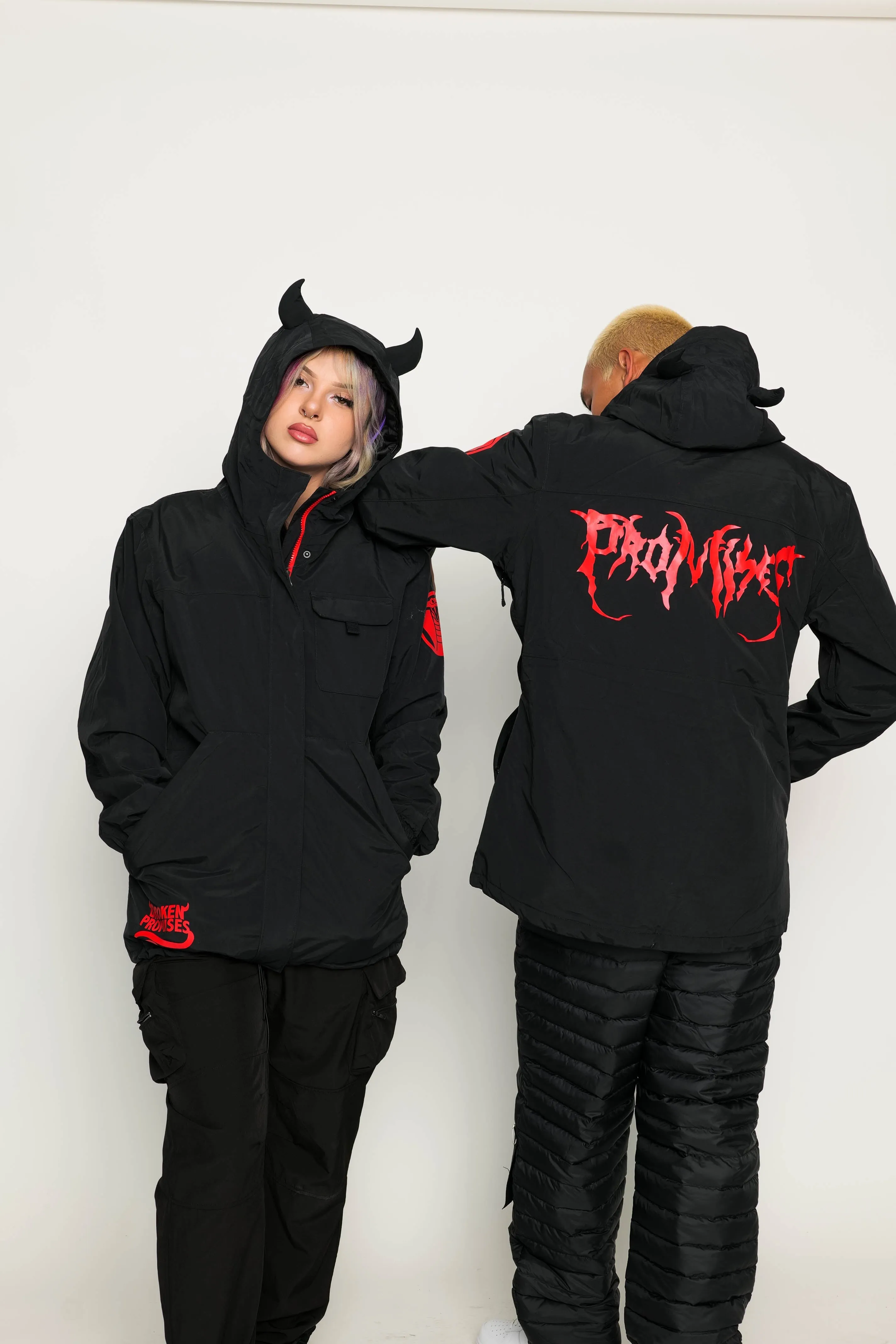 23/24 Graveyard Horn Snow Jacket Black