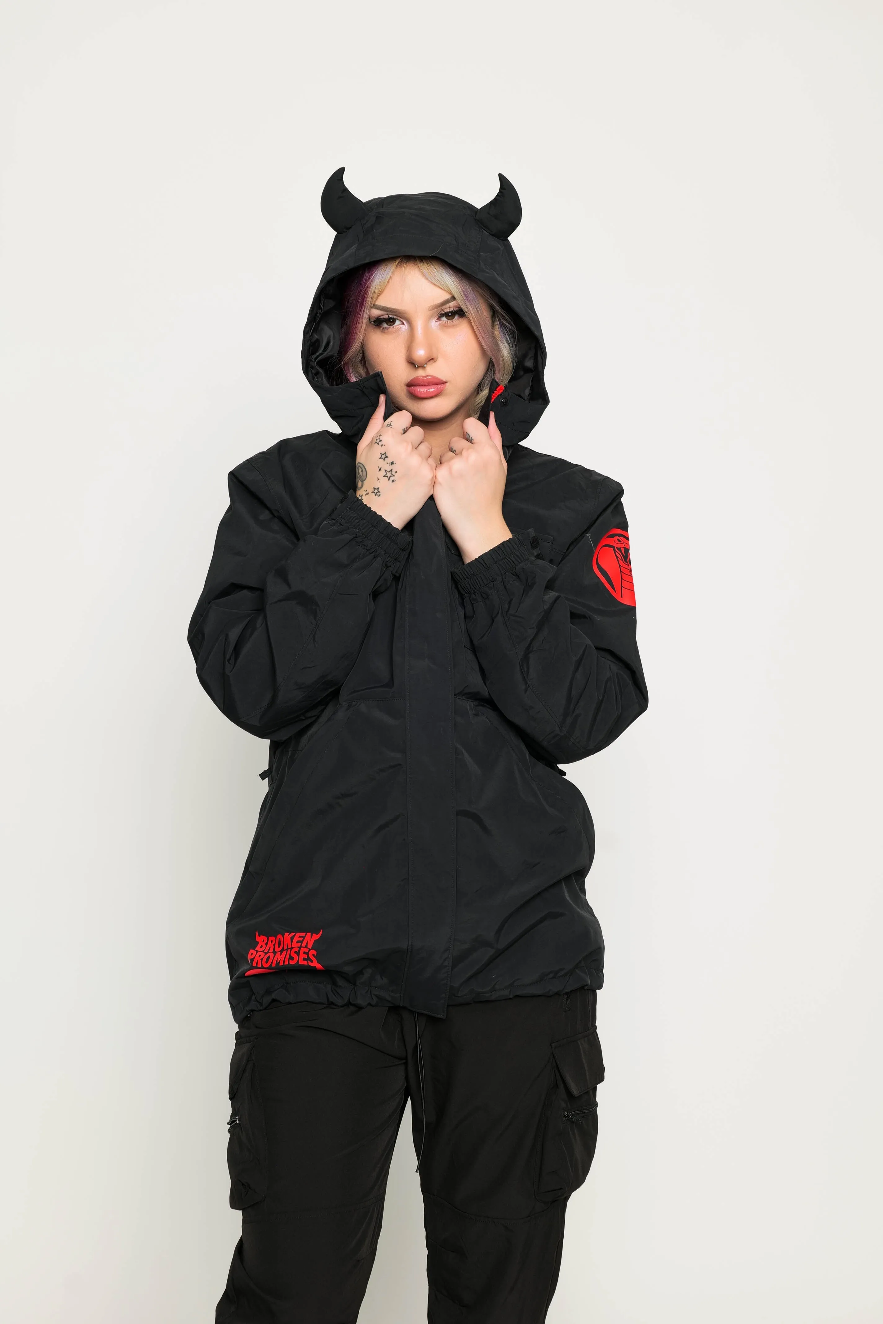 23/24 Graveyard Horn Snow Jacket Black