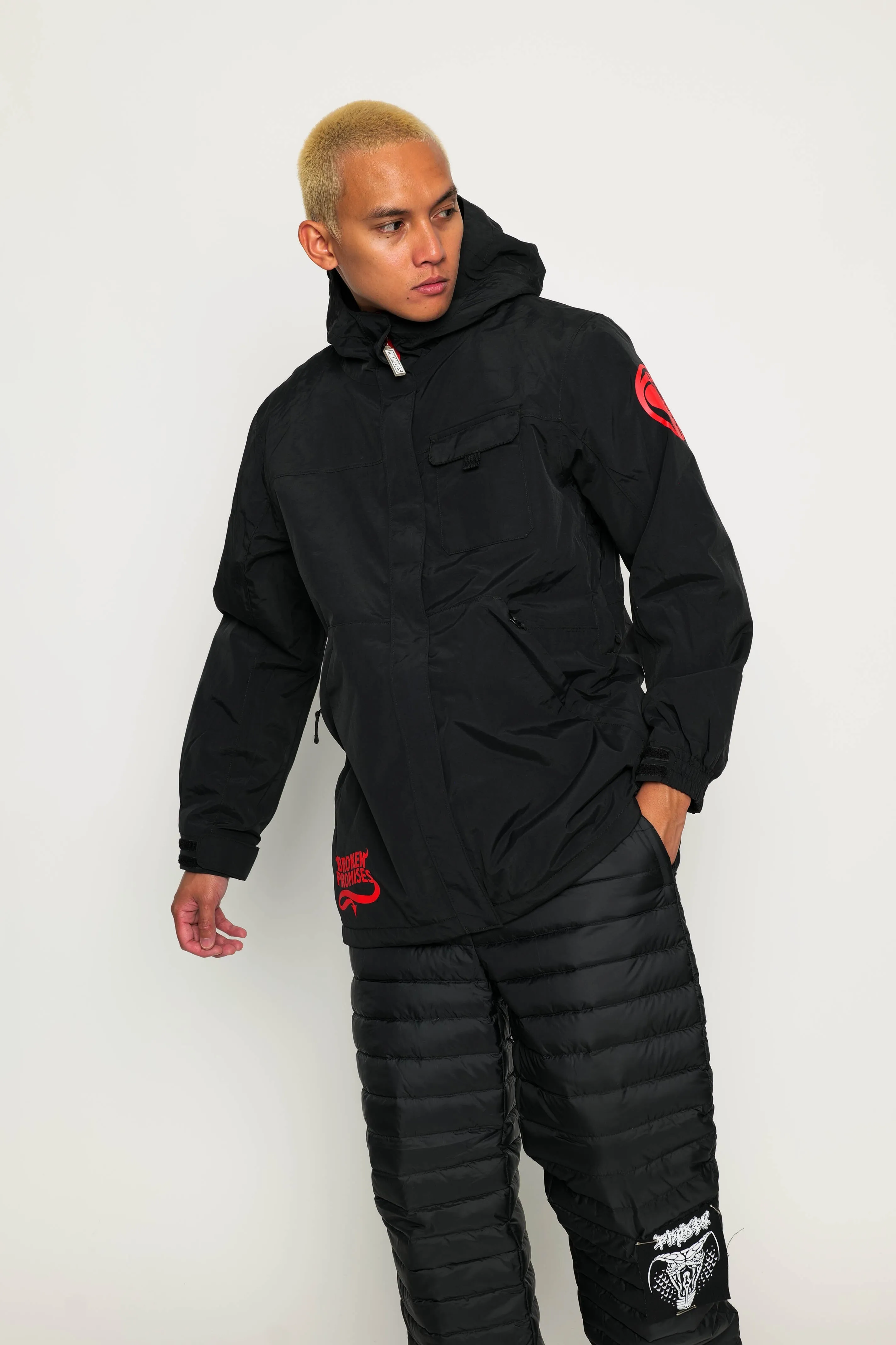 23/24 Graveyard Horn Snow Jacket Black