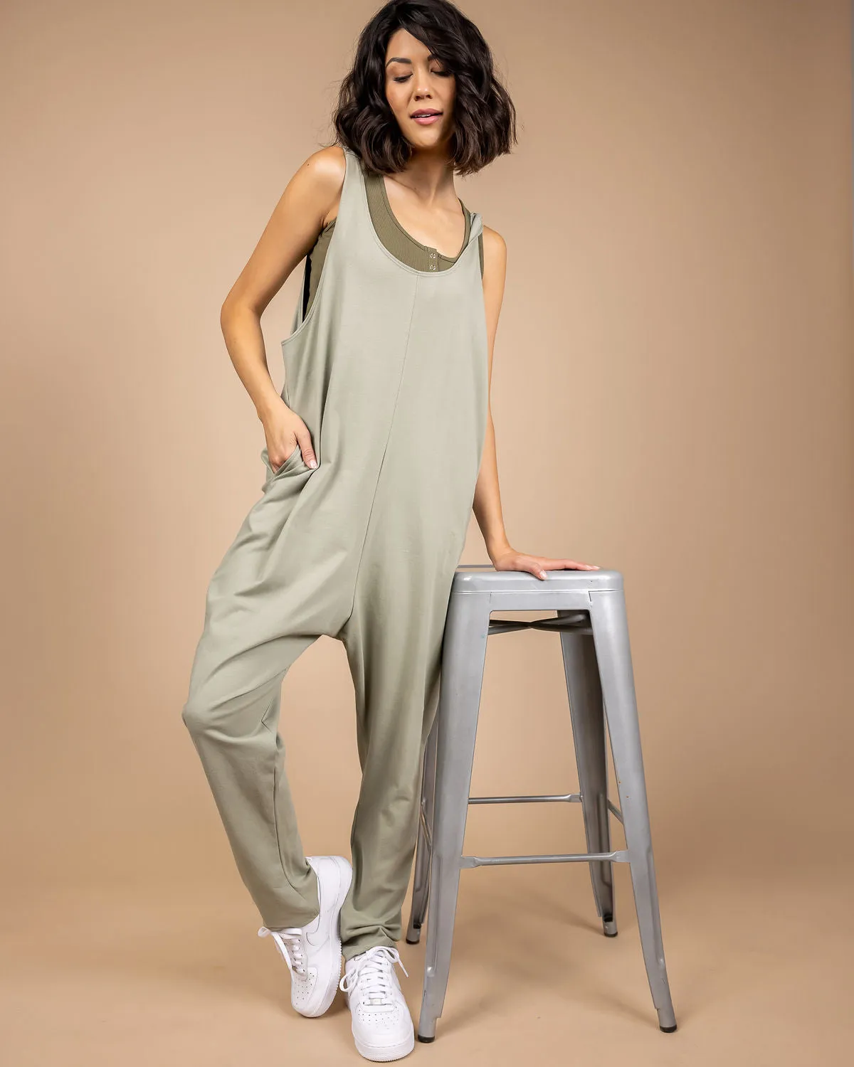 Amanda One-Piece Sleeveless Jumpsuit | M