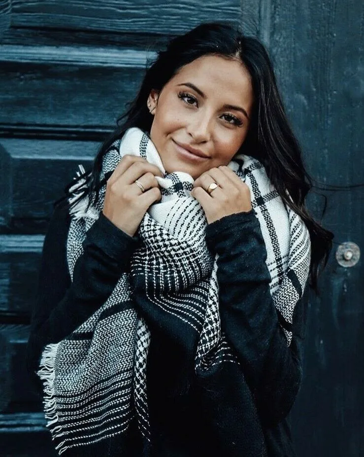 Black & White Plaid Printed Blanket Scarf Womens