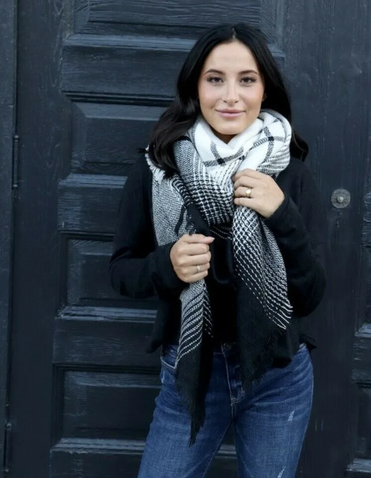 Black & White Plaid Printed Blanket Scarf Womens