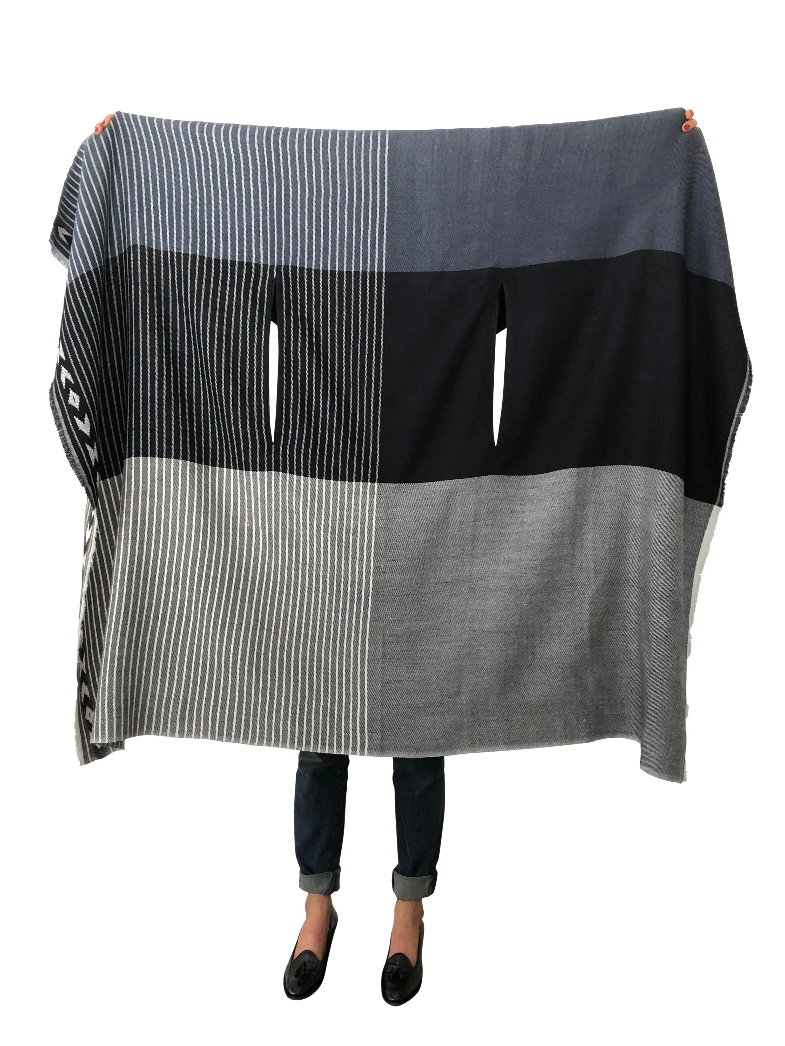 JULAHAS  Light wool Cape Fusion Graphic Plus