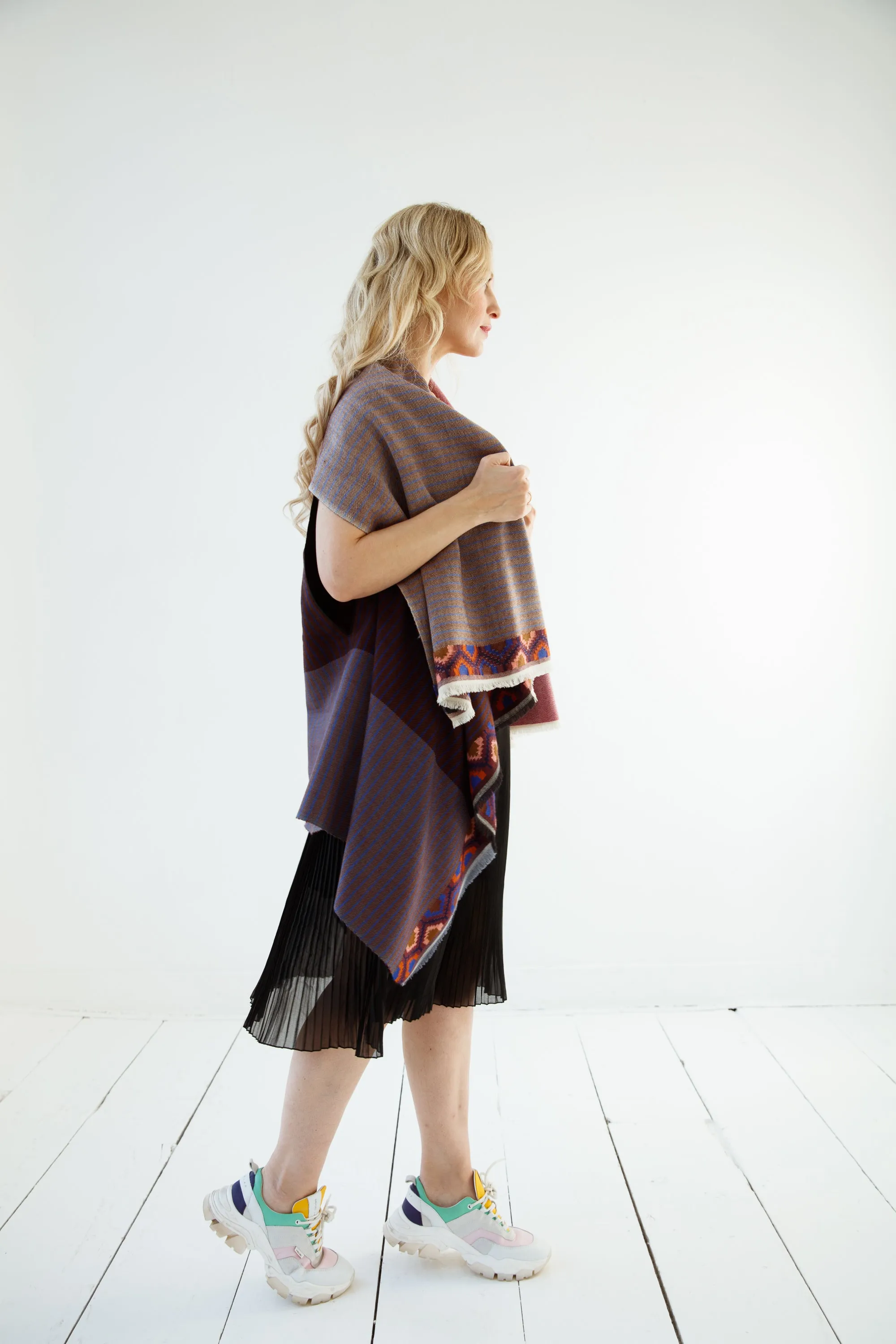 Light Wool Cape Fusion Plum